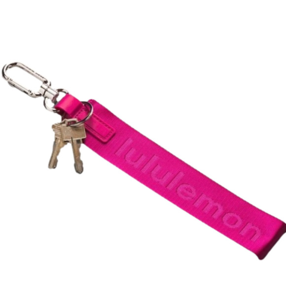 NWT LULULEMON NEVER LOST KEYCHAIN WINE BERRY SONIC PINK PURSE FOB For belt bag - Picture 3 of 5